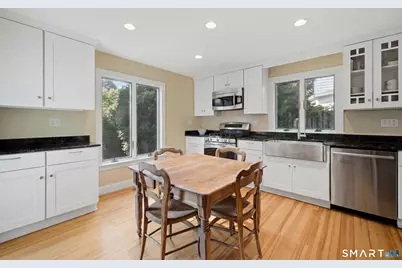 9 Stratford Road, West Hartford, CT 06117 - Photo 11