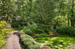 58 Arrow Head Dr, Stamford, CT 06903 - Photo 25
