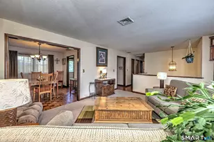 10 Hodio Dr, Ansonia, CT 06401 - Photo 5