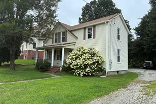 633 Norwich Rd, Plainfield, CT 06374 - Photo 1
