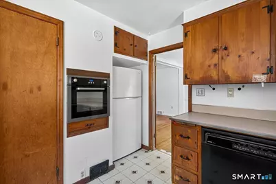 335 Arnold Lane, Orange, CT 06477 - Photo 5