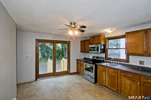 7 2nd Ave, Enfield, CT 06082 - Photo 11