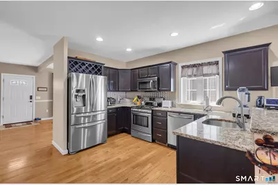 104 Benjamin Court, Windsor, CT 06095 - Photo 5
