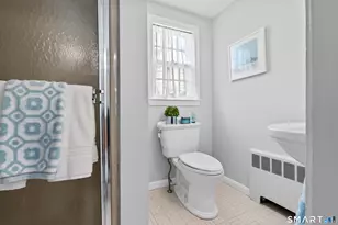 25 Sherwood Rd, West Hartford, CT 06117 - Photo 15