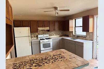 356 Wethersfield Avenue, Hartford, CT 06114 - Photo 9