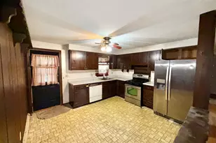 212 Carriage Ln, Torrington, CT 06790 - Photo 3