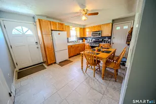 869 Washington Ave Ext, Waterbury, CT 06708 - Photo 5
