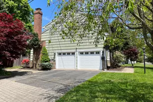 476 Wilson St, Fairfield, CT 06825 - Photo 3