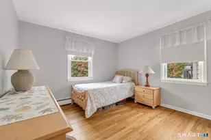 32 Hackett Cir N, Stamford, CT 06906 - Photo 9