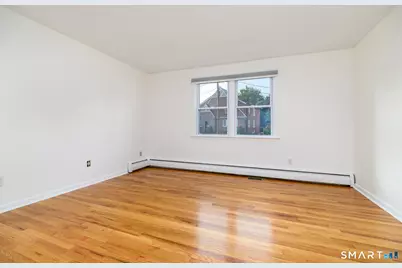 32 Hackett Circle North, Stamford, CT 06906 - Photo 19