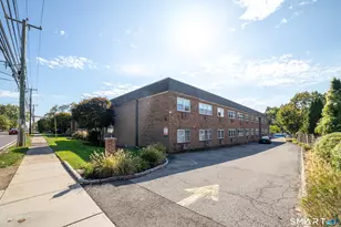 637 Cove Rd, Stamford, CT 06902 - Photo 3