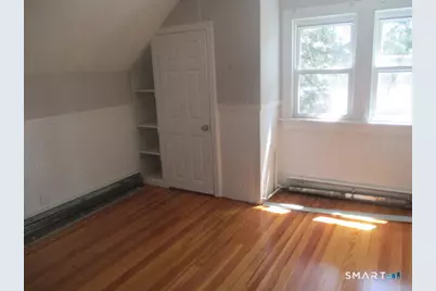 28 Trowbridge Street, Waterbury, CT 06710 - Photo 9