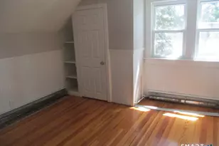28 Trowbridge St, Waterbury, CT 06710 - Photo 9
