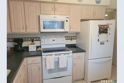237 Strawberry Hill Avenue #23, Stamford, CT 06902 - Photo 7