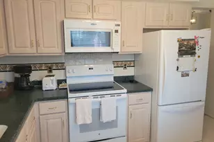 237 Strawberry Hill Ave, Stamford, CT 06902 - Photo 7