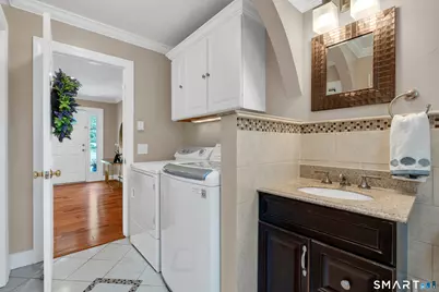 33 Wayne Drive, East Lyme, CT 06333 - Photo 9