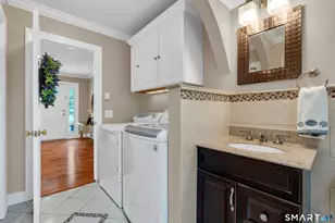 33 Wayne Dr, East Lyme, CT 06333 - Photo 9