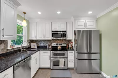 33 Wayne Drive, East Lyme, CT 06333 - Photo 13