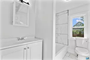 39 Edwards St, Hamden, CT 06517 - Photo 9