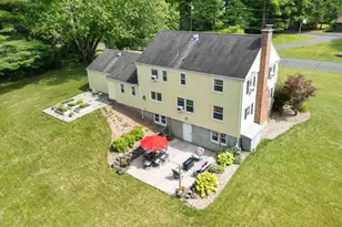 4 Lincoln Ln, Simsbury, CT 06089 - Photo 3