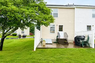 1 Holly Ln, Glastonbury, CT 06033 - Photo 3