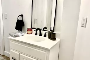530 Bloomfield Ave, Bloomfield, CT 06002 - Photo 23