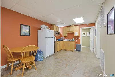 24 Montauk Avenue, New London, CT 06320 - Photo 5