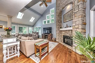 236 Maple Shade Rd, Middletown, CT 06457 - Photo 9