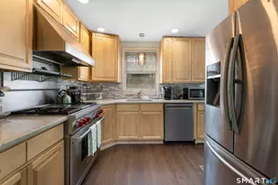 101 Sleeping Giant Dr, Hamden, CT 06518 - Photo 9
