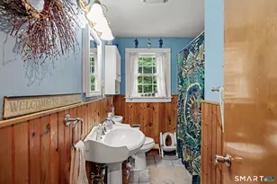 264 Roxbury Rd, East Lyme, CT 06357 - Photo 7