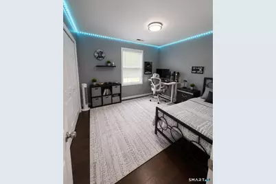 275 Ridgefield Avenue, Waterbury, CT 06705 - Photo 3