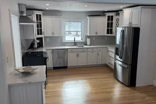 17 Anthony Pl, Trumbull, CT 06611 - Photo 9