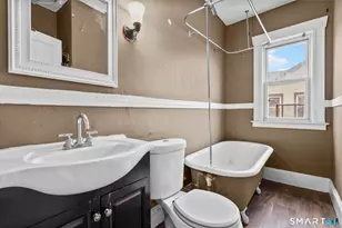 148 Kent St, Hartford, CT 06112 - Photo 37