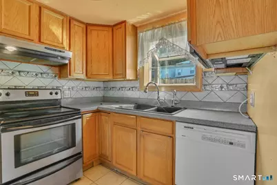 63 Braeburn Lane, Middletown, CT 06457 - Photo 5