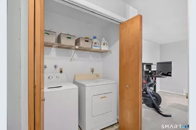 14 Riverview Drive #14, Bridgeport, CT 06604 - Photo 9
