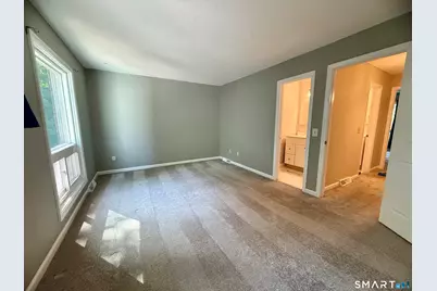 562 Oak Avenue #562, Cheshire, CT 06410 - Photo 13
