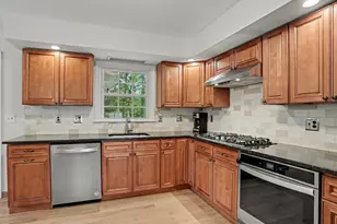7 Wheeler Dr, Danbury, CT 06811 - Photo 13