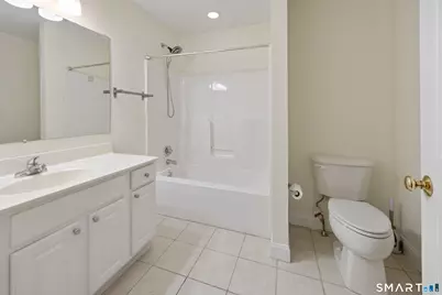 33 Allison Way #33, East Haven, CT 06512 - Photo 11