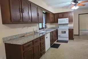 8 Squire Ln, Shelton, CT 06484 - Photo 13