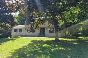 8 Squire Ln, Shelton, CT 06484 - Photo 1