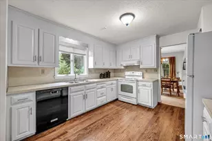 2 Sachem Dr, Cromwell, CT 06416 - Photo 11