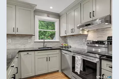 4 Fawn Ridge Lane #4, Wilton, CT 06897 - Photo 5