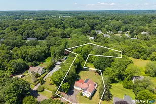 110 Nut Plains Rd, Guilford, CT 06437 - Photo 3