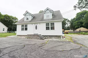 58 Norwich Rd, Waterford, CT 06375 - Photo 1