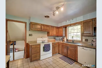 34 Roberta Road, North Haven, CT 06473 - Photo 9