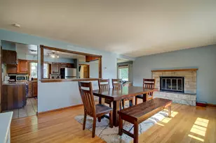 34 Roberta Rd, North Haven, CT 06473 - Photo 3