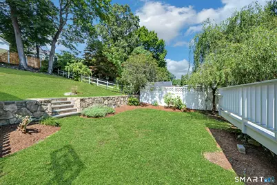 218 Knickerbocker Avenue, Stamford, CT 06907 - Photo 15
