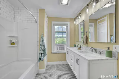 218 Knickerbocker Avenue, Stamford, CT 06907 - Photo 13