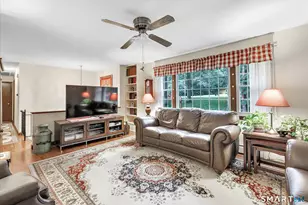 35 Nutmeg Ln, Shelton, CT 06484 - Photo 5