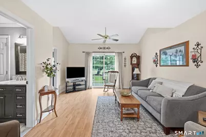 103 Wyndemere Court, South Windsor, CT 06074 - Photo 9